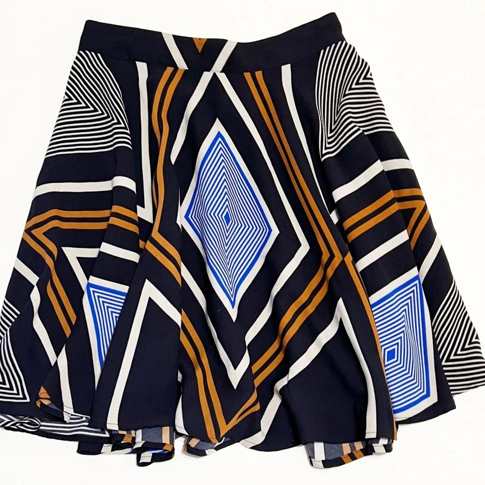 Anthropologie Harlan Twirly Skirt Abstract Print Fun Casual or Dress up Summer